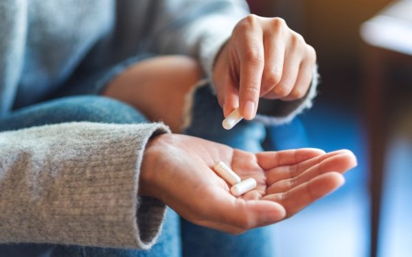 Alimente care-ți DISTRUG tratamentul! Atenție la ce mănânci cu pastile