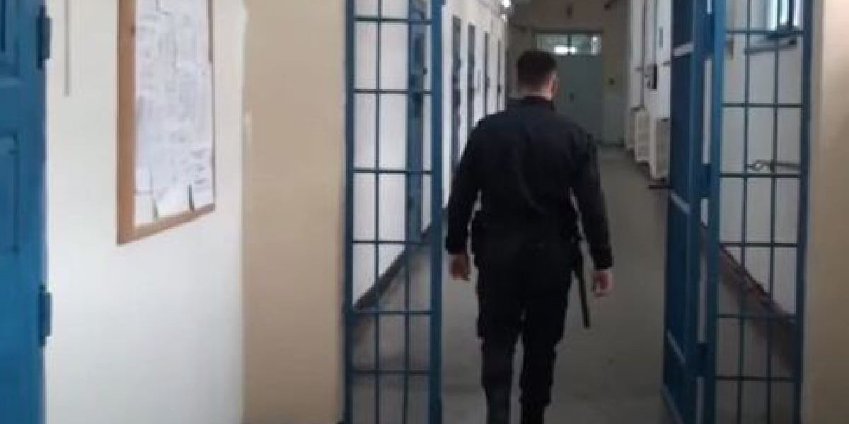 Ouă roșii și cozonac la pușcărie de Paște: meniu special pentru deținuți