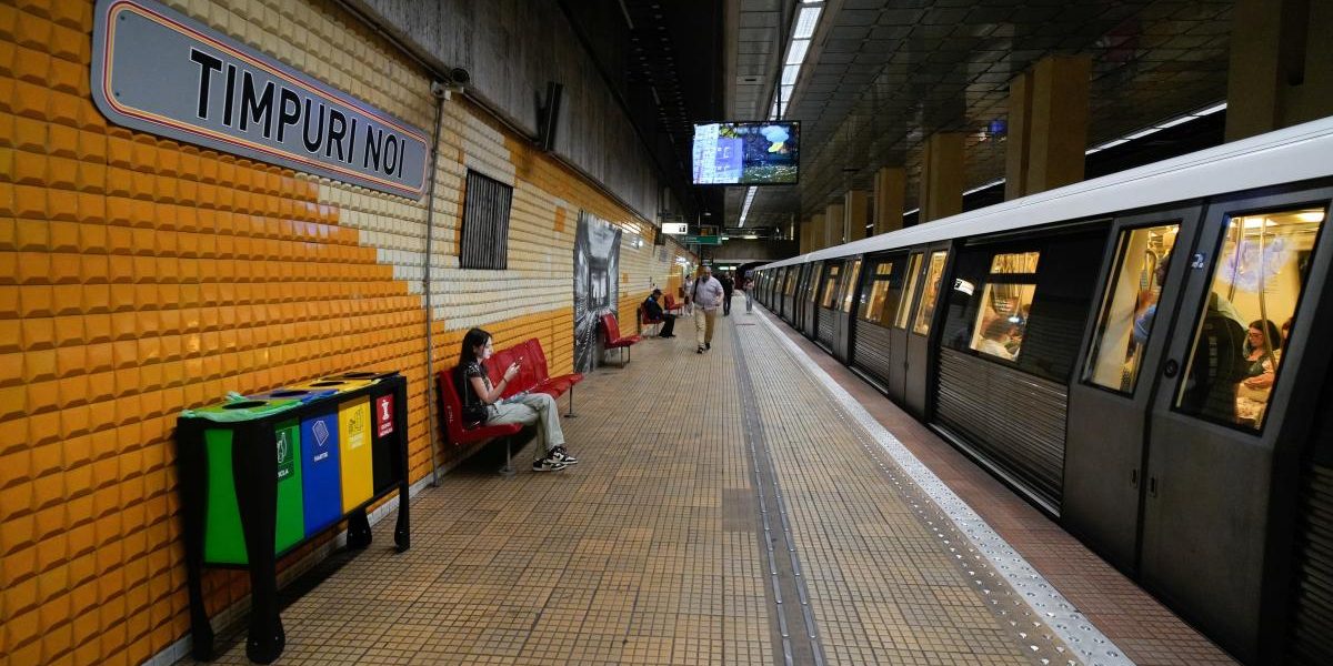 Peste 10.000 de oameni protestează împotriva scumpirii biletului de metrou din București