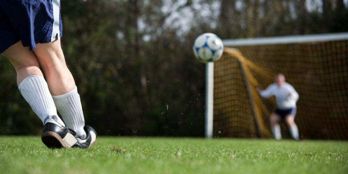 Juniorii unui club de fotbal, internați cu toxiinfecție alimentară