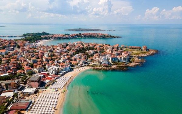 Sozopol, bulgărească, rivalizează Amalfi: Aglomerată, dar mai ieftină ca-n Italia
