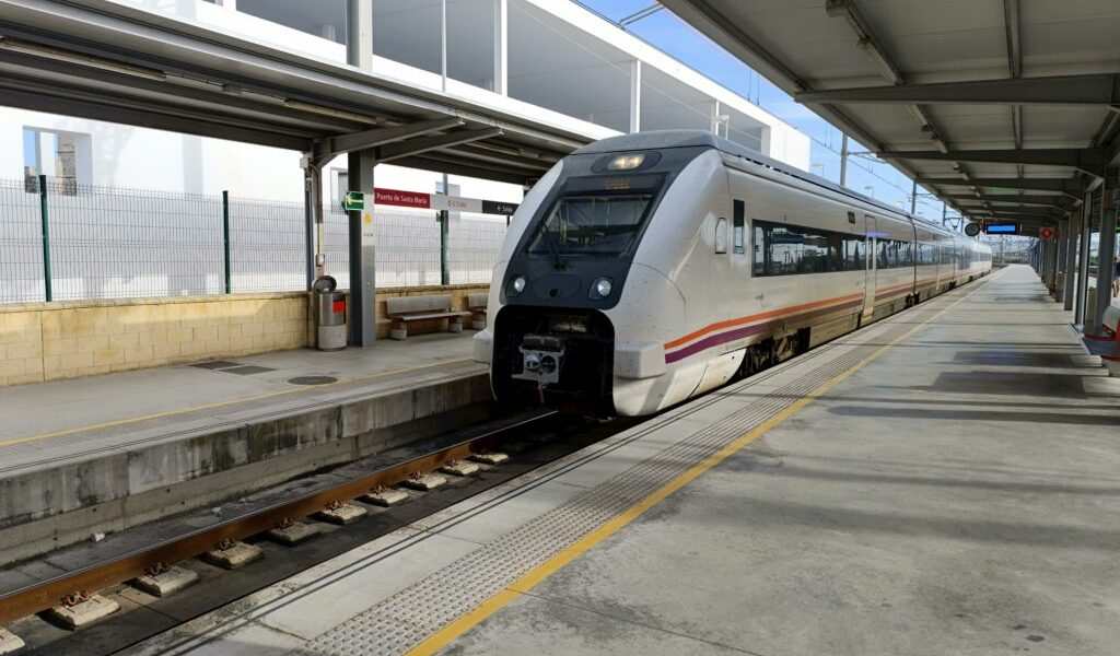 Tineri europeni, pregătiți-vă de aventură! Comisia Europeană oferă 40.000 de bilete de tren gratuite pentru programul DiscoverEU, prin care pot călători liber prin Europa timp de o lună