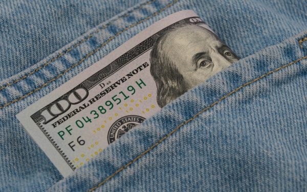 Inflația în SUA crește alarmant, la 3,3%, din cauza benzinei mai scumpe