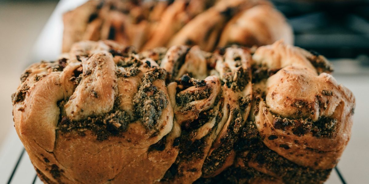 Reteta pentru un cozonac traditionala Un deliciu culinar specific sărbătorilor, cozonacul, rămâne un desert iubit de români