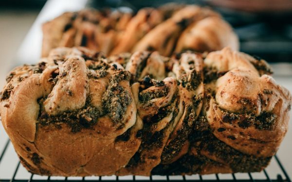 Reteta pentru un cozonac traditionala Un deliciu culinar specific sărbătorilor, cozonacul, rămâne un desert iubit de români