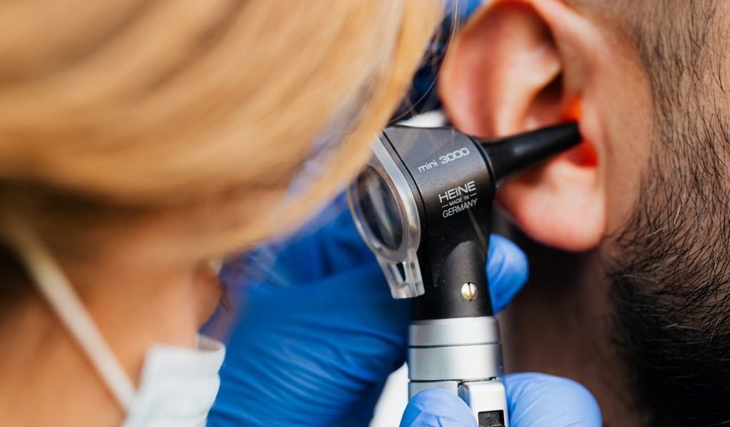 O terapie genică experimentală ar putea reda auzul persoanelor născute cu surditate genetice, conform unui studiu recent realizat de o universitate din Suedia și publicat în revista Nature Medicine
