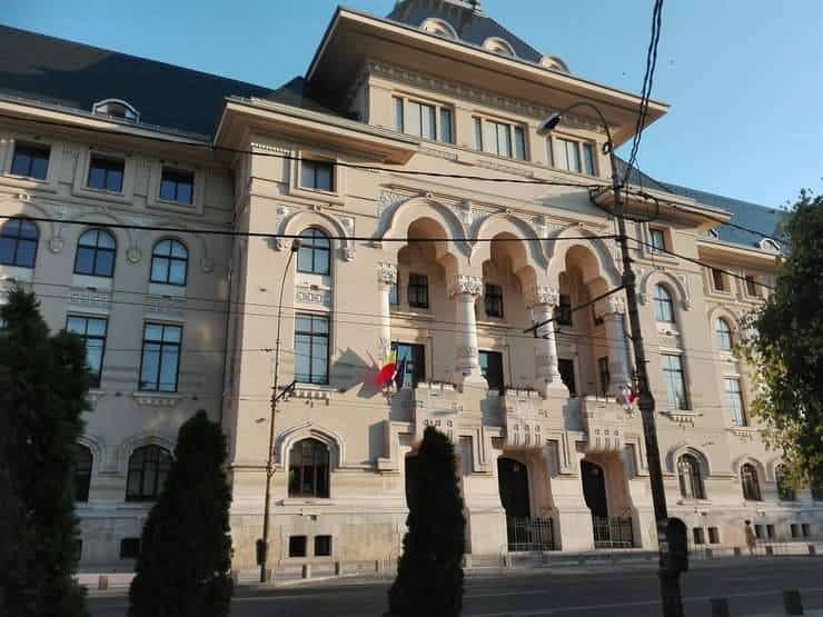 Municipiului București îi vor reveni 3,6 miliarde de lei din cele aproape 8 miliarde de lei rezultate din cota de 85% din impozitul pe venit colectat, conform unei hotărâri adoptate joi de către Consiliul General al Municipiului București