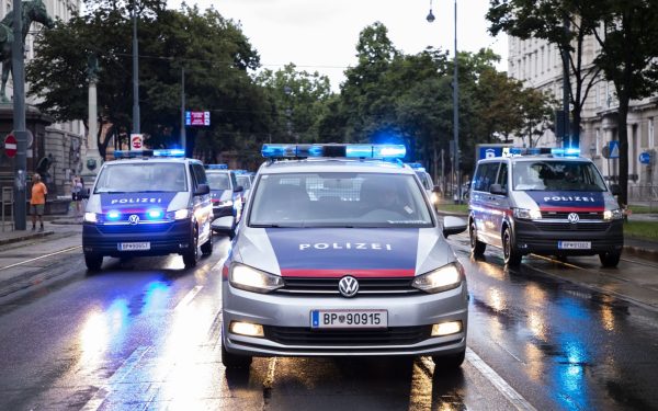 Viena: Bandă de escroci români, prinsă! Cum acționau țeparii