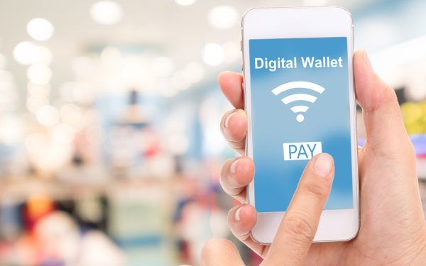 UE bagă acte, bani și permis direct în telefon: Când intră-n vigoare