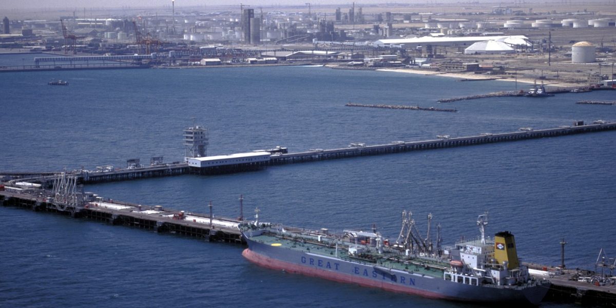 Petrolul: Sub presiune! Cât costă, de fapt, barilul de țiței?