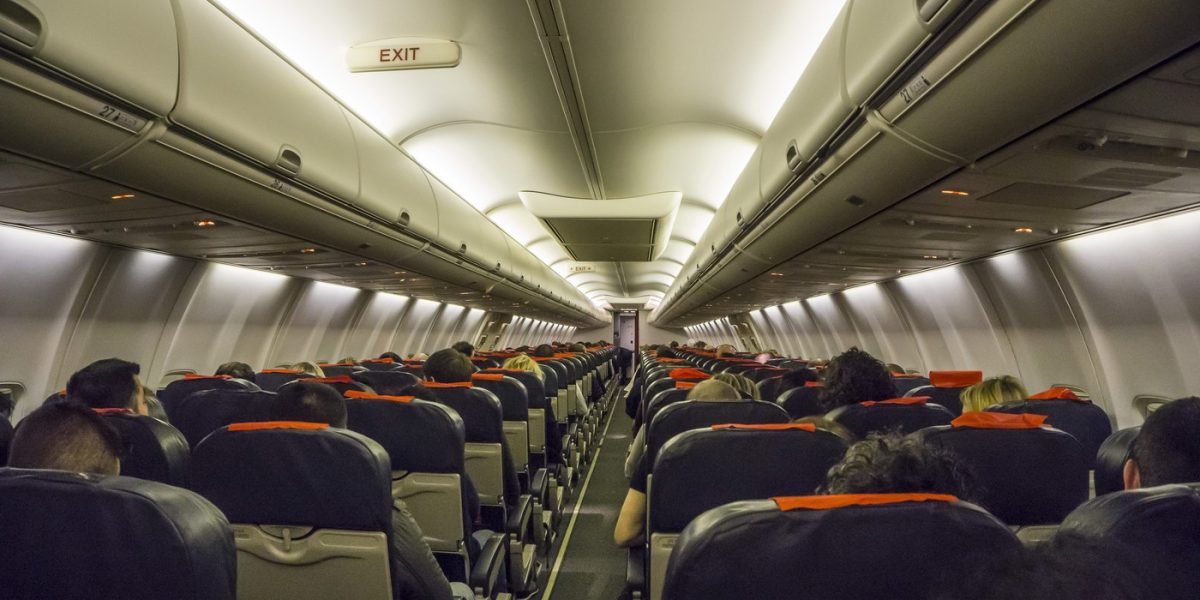 Taxă Olandeză: Zborurile lungi cu avionul, lux pentru europeni