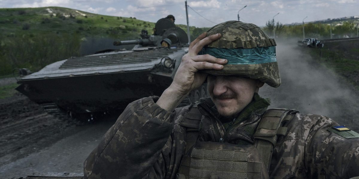Ruşii încalcă armistițiul de Paște, acuză Armata Ucraineană