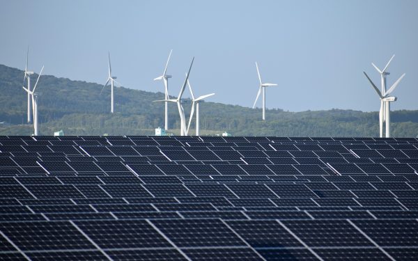 Comisia Europeană accelerează energia verde: Prețul URIAȘ al războiului pentru Europa