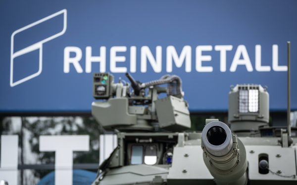 Protest la Berlin: Rheinmetall, blocat de manifestanți furioși