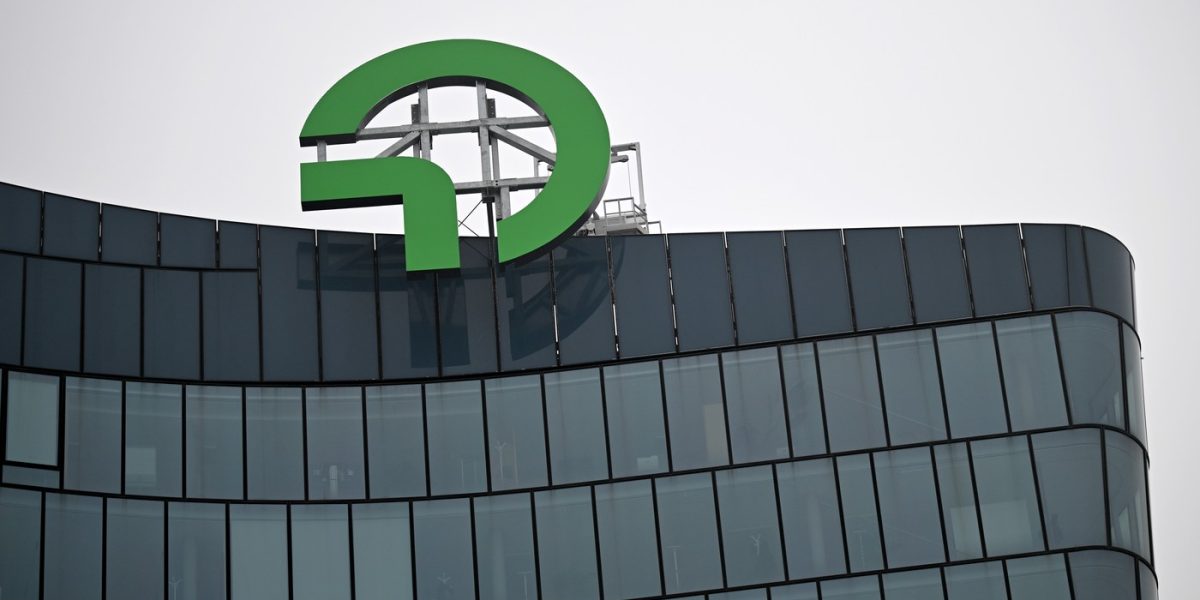 O femeie, șefă la OMV: Premieră istorică în companie!