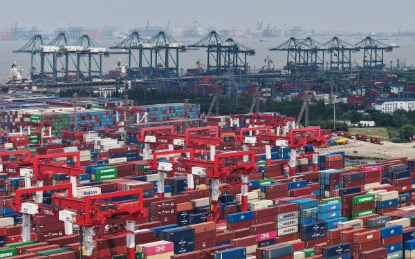 China: Exporturile, șocant de frânate. Ce urmează pentru economie