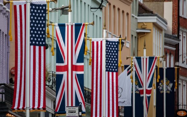 Trump pune presiune pe Marea Britanie: Rupe acordul comercial din cauza Iranului