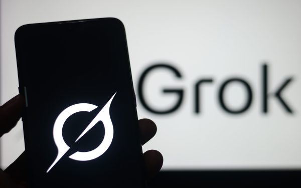 Apple, furios pe xAI: Grok, aplicația AI, dat afară din App Store