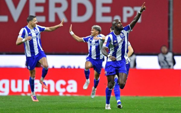 Porto și Famalicao încheie egal 2-2 într-un final dramatic