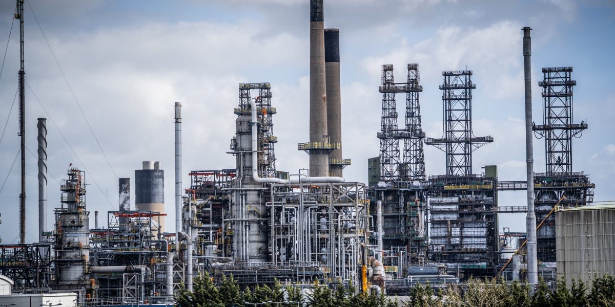 Petrolul, prăbușit de războiul cu Iranul: Lumea, 50 miliarde dolari pierdere