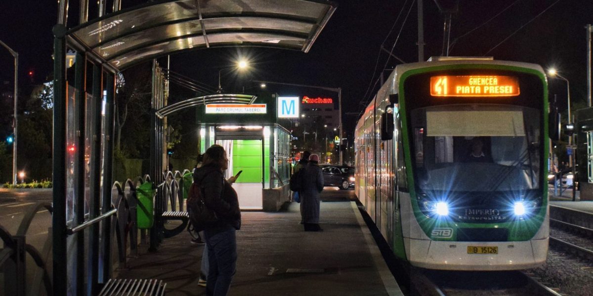 STB anunță programul mijloacelor de transport pentru Paște: Linia 41 circulă în noaptea de Înviere Societatea de Transport București (STB) a dat publicității programul mijloacelor de transport de suprafață pentru perioada sărbătorilor pascale din 2026