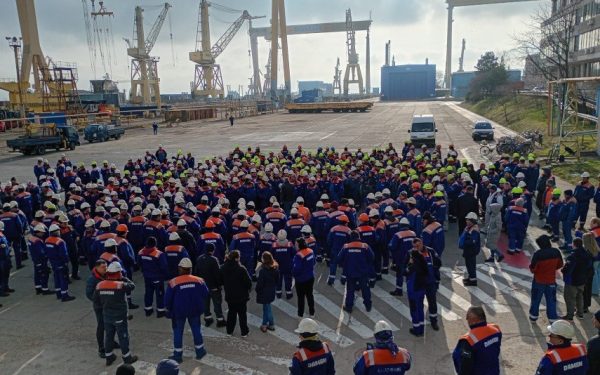 Vor Rămâne Fără Locuri de Muncă Peste 1.000 de Angajați de la Damen Mangalia Peste 1.000 de angajați ai Șantierului Naval Damen Mangalia se vor confrunta cu șomajul, după ce compania a intrat în procedura de faliment
