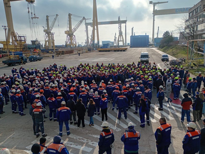 Vor Rămâne Fără Locuri de Muncă Peste 1.000 de Angajați de la Damen Mangalia Peste 1.000 de angajați ai Șantierului Naval Damen Mangalia se vor confrunta cu șomajul, după ce compania a intrat în procedura de faliment