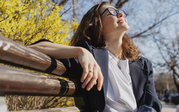 Cum ne păcălesc razele de Soare: Află ce riscuri ascunde pielea ta după iarnă