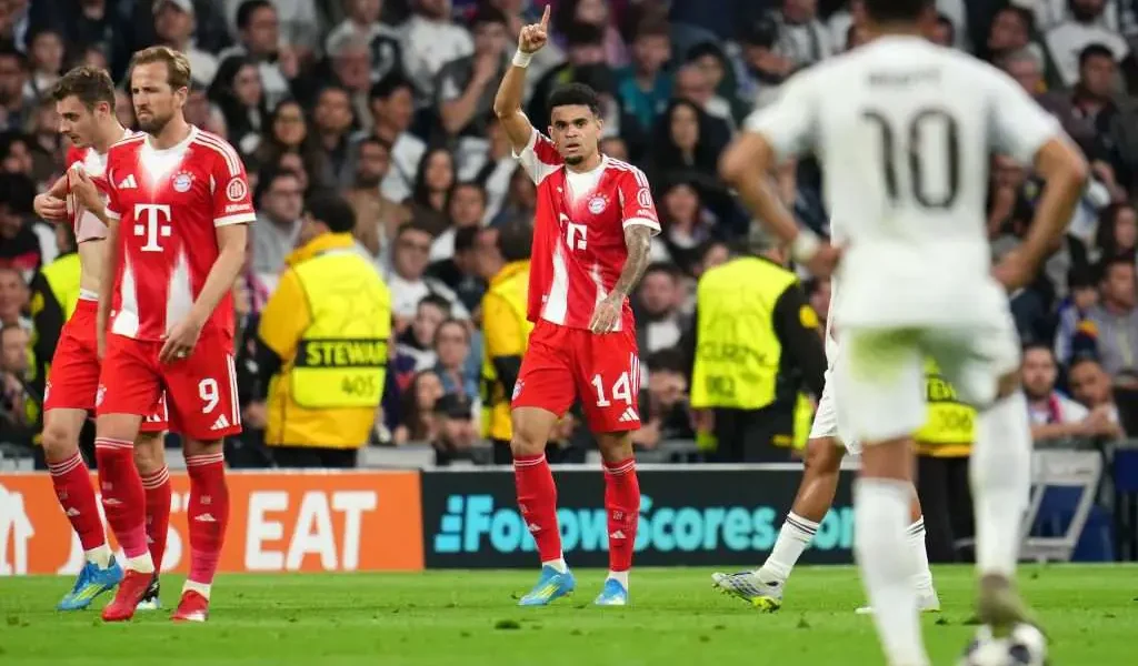 Fotbaliști de la Real Madrid, impresionați de prestația lui Neuer Mai mulți jucători de la Real Madrid și-au exprimat rapid admirația pentru portarul lui Bayern Munchen, Manuel Neuer, marți