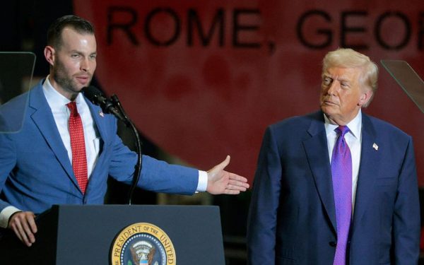 Republicanii au obținut o victorie aparentă în statul GEORGIA, dar rezultatul alegerilor speciale pentru Congresul american ascunde o realitate mai complexă, cu implicații potențiale pentru viitorul politic al lui DONALD Trump