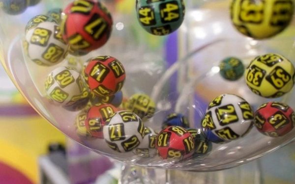 Loto 6/49: Report de 3,18 milioane de euro, pus la bătaie pe 19 aprilie!