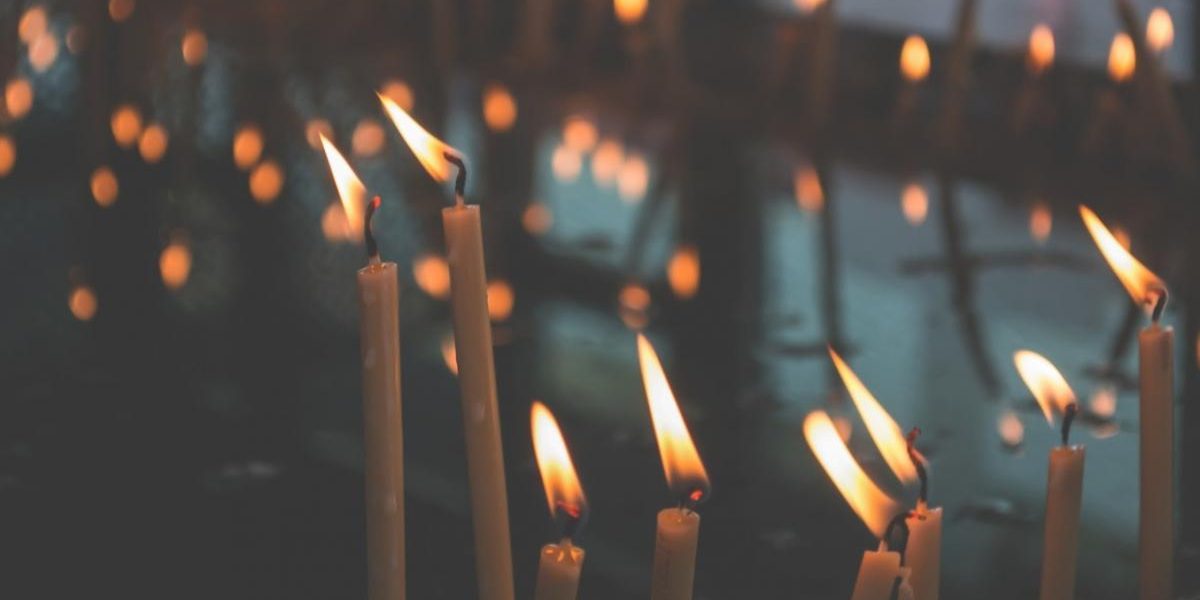 Regulile pompierilor pentru Noaptea Învierii: Ce trebuie să știe credincioșii