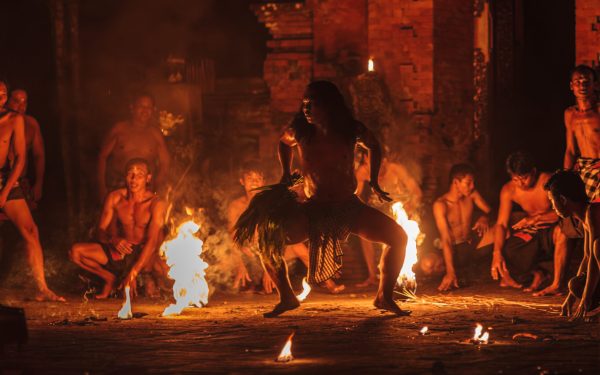 De ce schimbăm radical noaptea: Misterele psihologiei și antropologiei dezvăluite