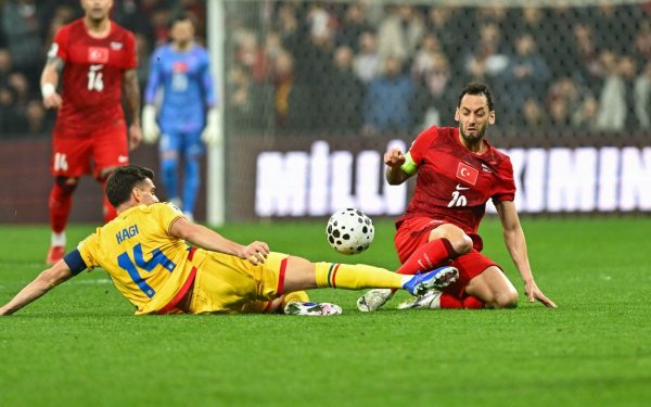 O ratare a calificării a adus în lumina reflectoarelor responsabilitatea directă a selecționerului, însă în cazul recentei campanii europene a naționalei de fotbal a României, această condamnare nu poate fi redusă doar la acțiunile din teren sau la bănuielile legate de resursele disponibile