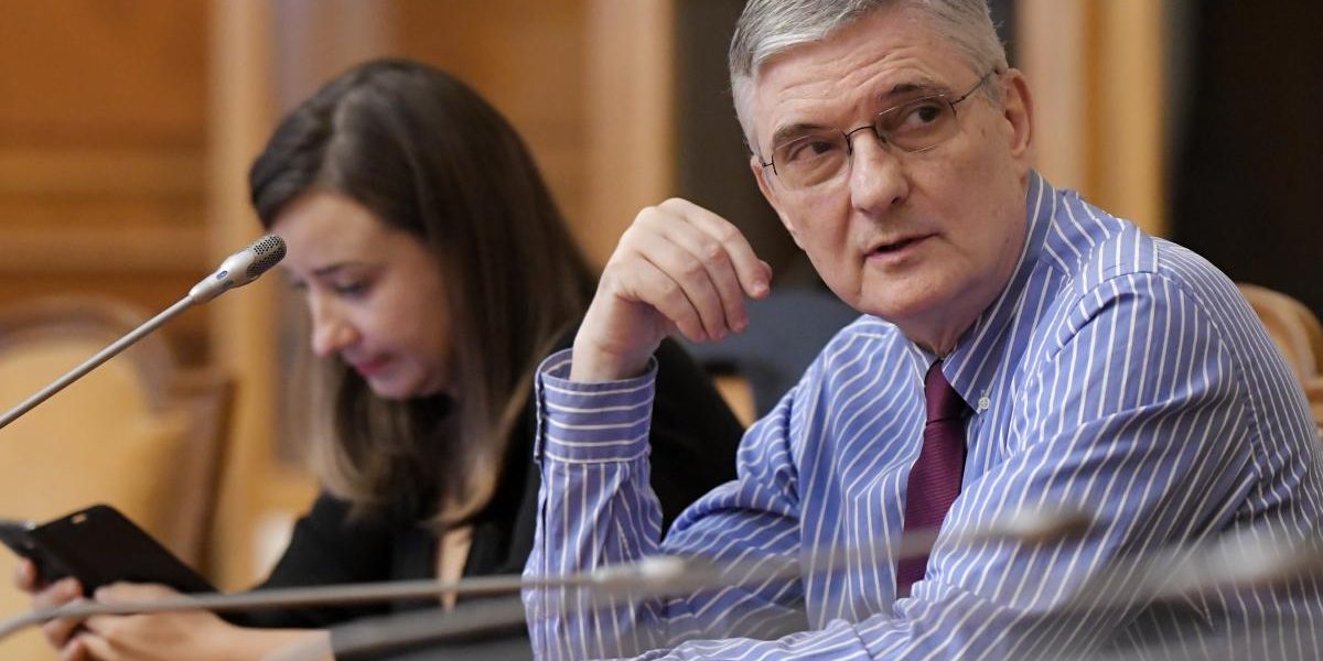 Președintele Consiliului Fiscal, Daniel Dăianu, avertizează asupra riscului unei recesiuni pentru România, din cauza creșterii prețurilor generate de războiul din Iran și consecințele acestora asupra economiei globale