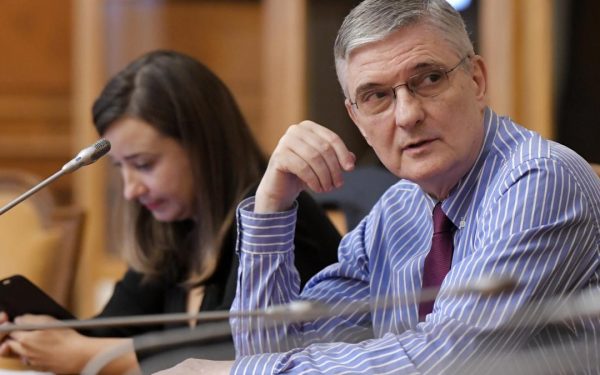 Președintele Consiliului Fiscal, Daniel Dăianu, avertizează asupra riscului unei recesiuni pentru România, din cauza creșterii prețurilor generate de războiul din Iran și consecințele acestora asupra economiei globale