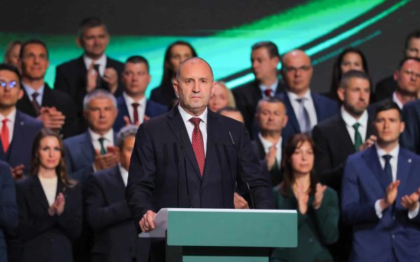 Radev, favorit în Bulgaria: Fostul președinte și partidul său, pe val în sondaje