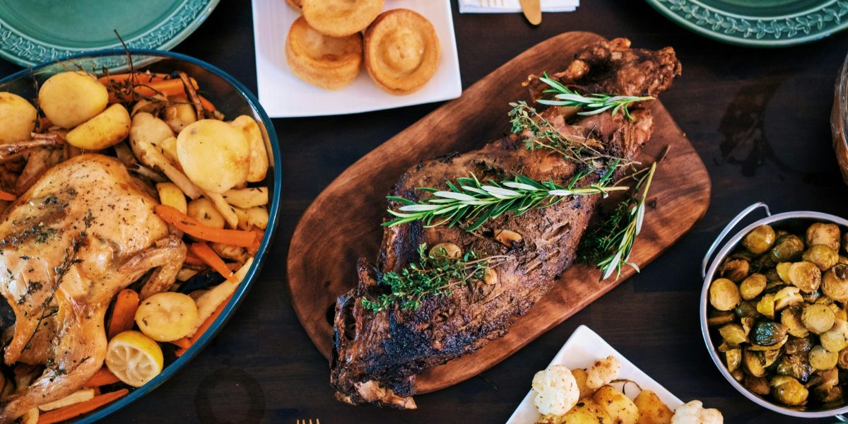 Mielul la cuptor, vedeta de Paște: rețeta pas cu pas pentru o friptură perfectă