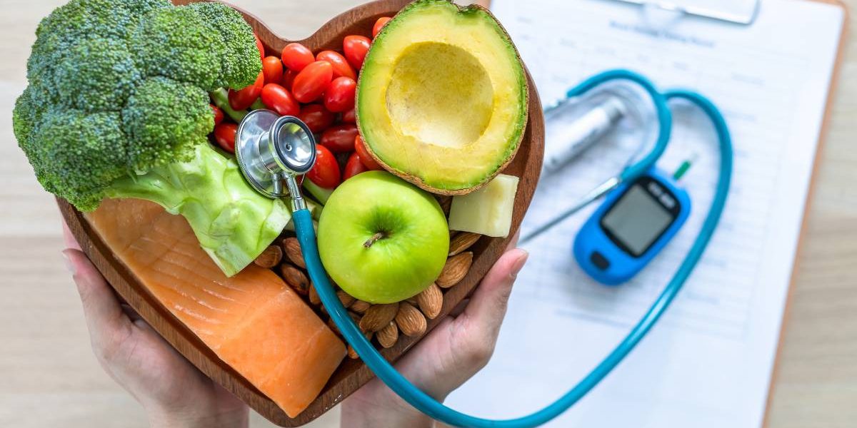 Ce FRÂNE pune inima TA: Ce evită un cardiolog după 18:00