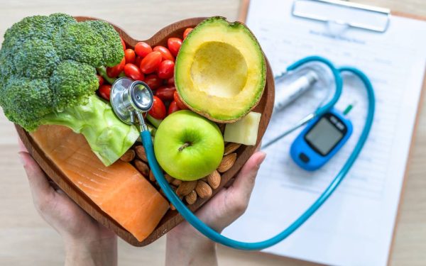 Ce FRÂNE pune inima TA: Ce evită un cardiolog după 18:00