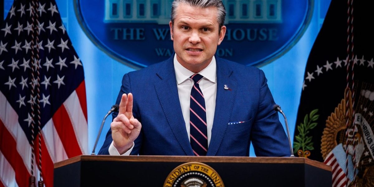 GAFA lui Pete Hegseth: Replica din „Pulp Fiction”, dată drept citat biblic!