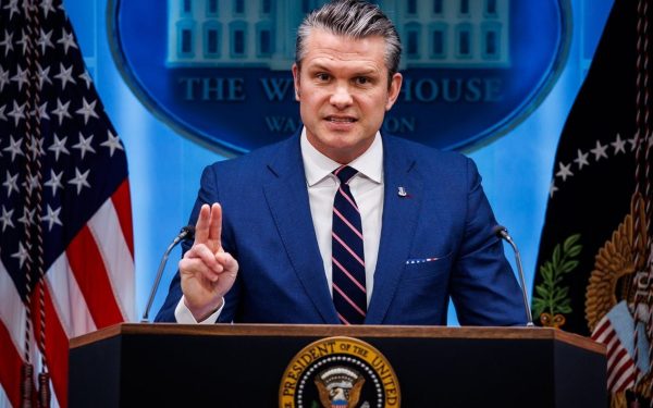GAFA lui Pete Hegseth: Replica din „Pulp Fiction”, dată drept citat biblic!