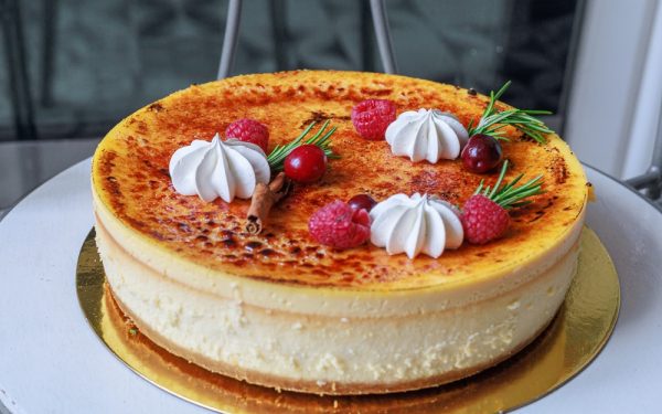 Pasca poloneză cucerește: Desertul cremos care înlocuiește pasca tradițională