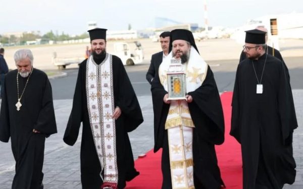 Sfânta Lumină de la Ierusalim, în România: „Izvor de bucurie și viață”