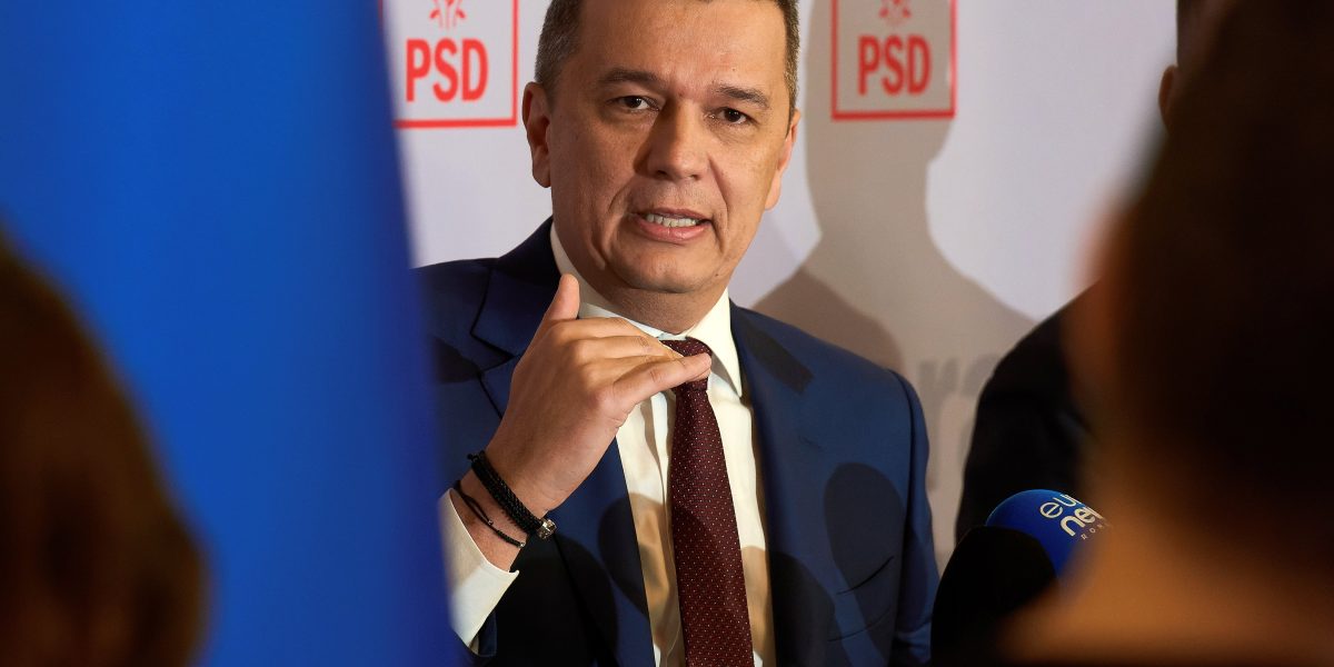 În așteptarea consultării din 20 aprilie, PSD analizează retragerea miniștrilor din Guvern Partidul Social Democrat (PSD) se pregătește pentru posibile schimbări majore în cadrul guvernării, în funcție de rezultatul consultării interne programate pentru 20 aprilie