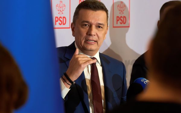 În așteptarea consultării din 20 aprilie, PSD analizează retragerea miniștrilor din Guvern Partidul Social Democrat (PSD) se pregătește pentru posibile schimbări majore în cadrul guvernării, în funcție de rezultatul consultării interne programate pentru 20 aprilie