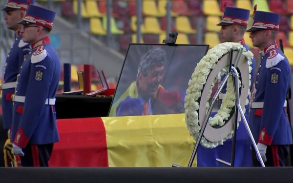 Moment DEZASTRUOS la FCSB-Oțelul: Ce s-a întâmplat în minutul de reculegere pentru Lucescu