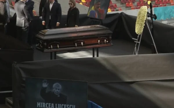 Fostul selecționer Anghel Iordănescu și actualul selecționer Edi Iordănescu au adus un omagiu lui Mircea Lucescu joi, pe Arena Națională din București