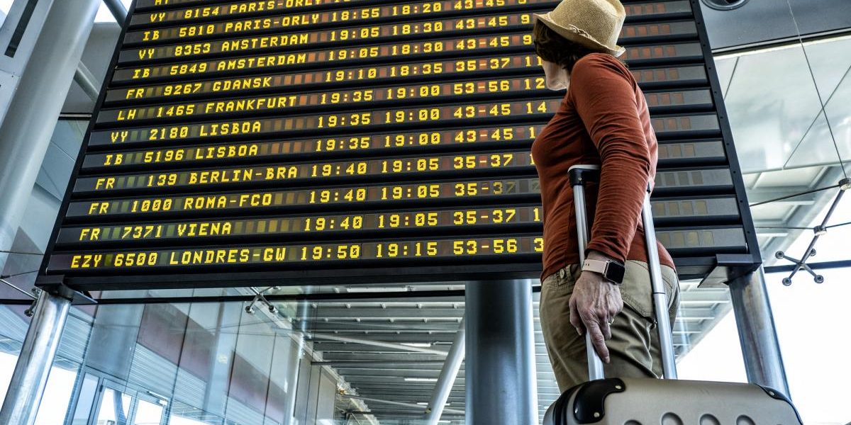 Noul sistem EES va fi implementat integral începând cu 10 aprilie, afectând călătorii din UE Noul sistem European Entry-Exit System (EES) va deveni operațional complet începând cu data de 10 aprilie, având drept scop modernizarea și eficientizarea controlului de frontieră în Uniunea Europeană