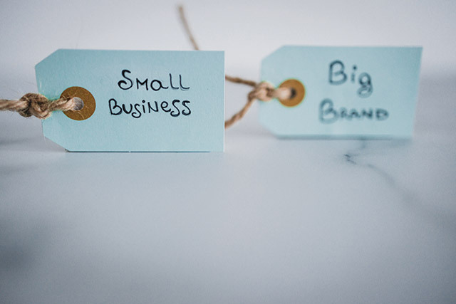 Brandurile locale, „David” cu „Goliat”: cum fură piață de la multinaționale